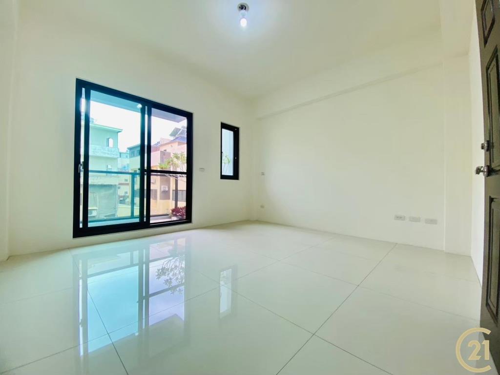 大葉大學全新完工車庫美墅