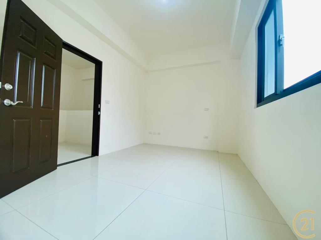 大葉大學全新完工車庫美墅