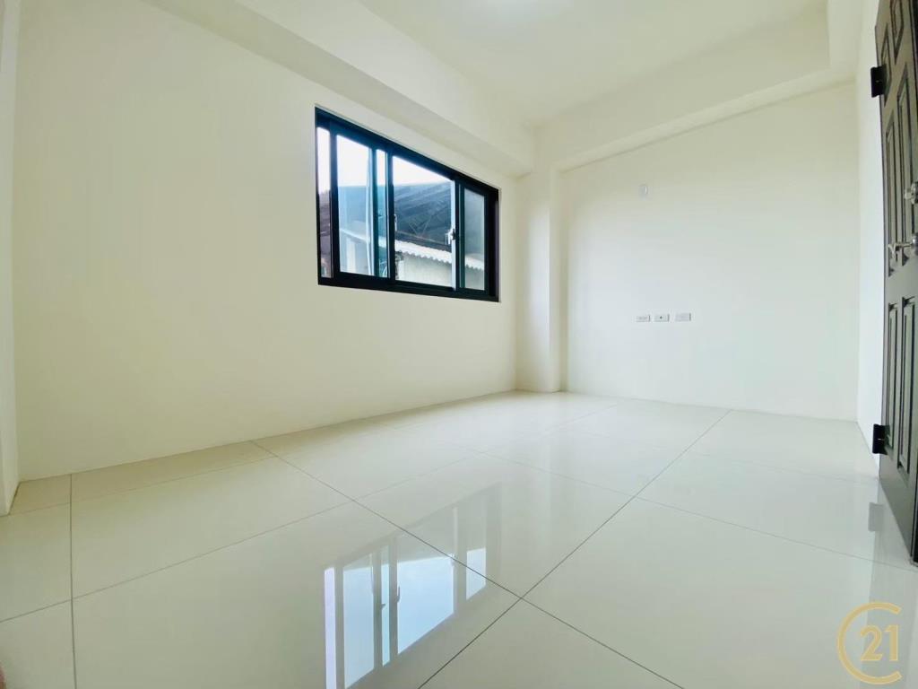 大葉大學全新完工車庫美墅