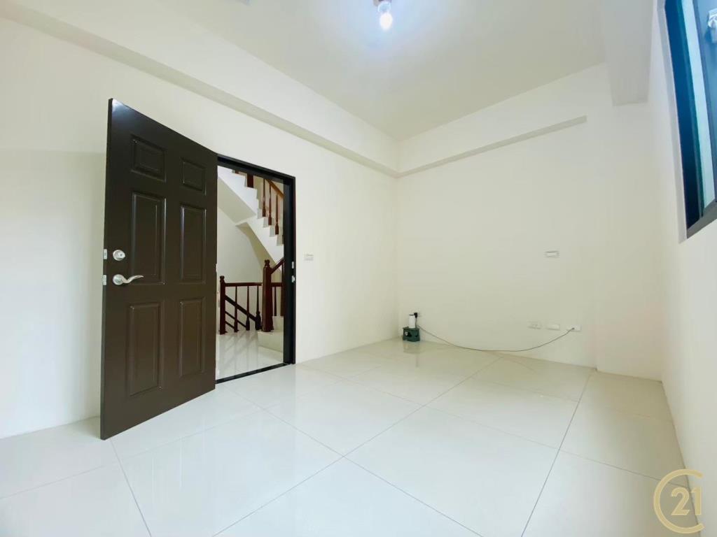 大葉大學全新完工車庫美墅