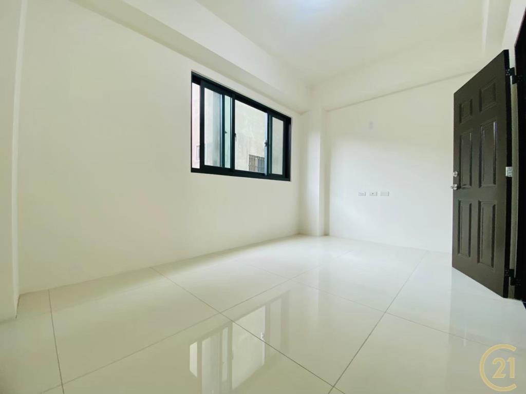 大葉大學全新完工車庫美墅