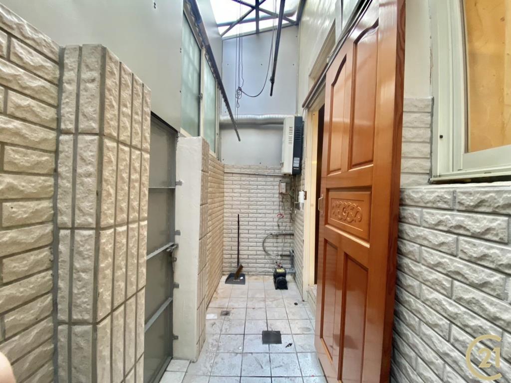 正五期商圈門前車庫美墅