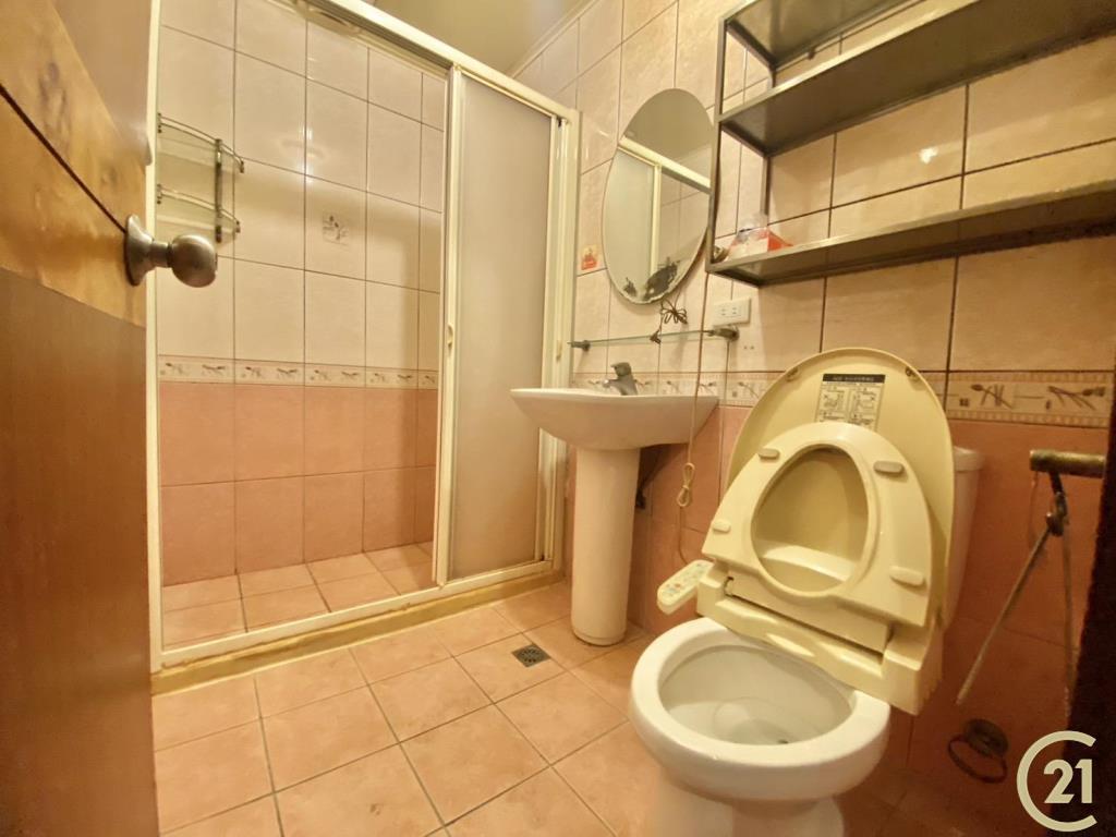 正五期商圈門前車庫美墅