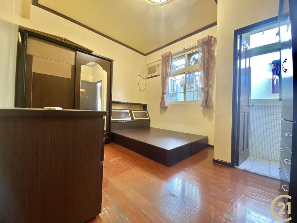 正五期商圈門前車庫美墅