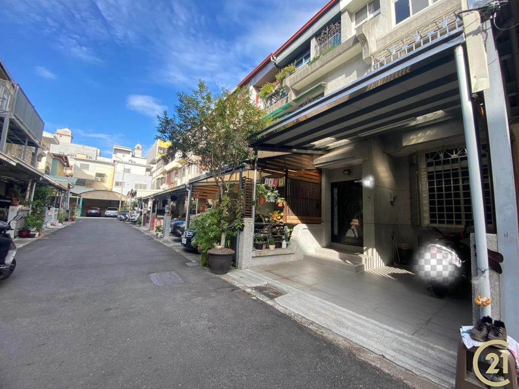 正五期商圈門前車庫美墅