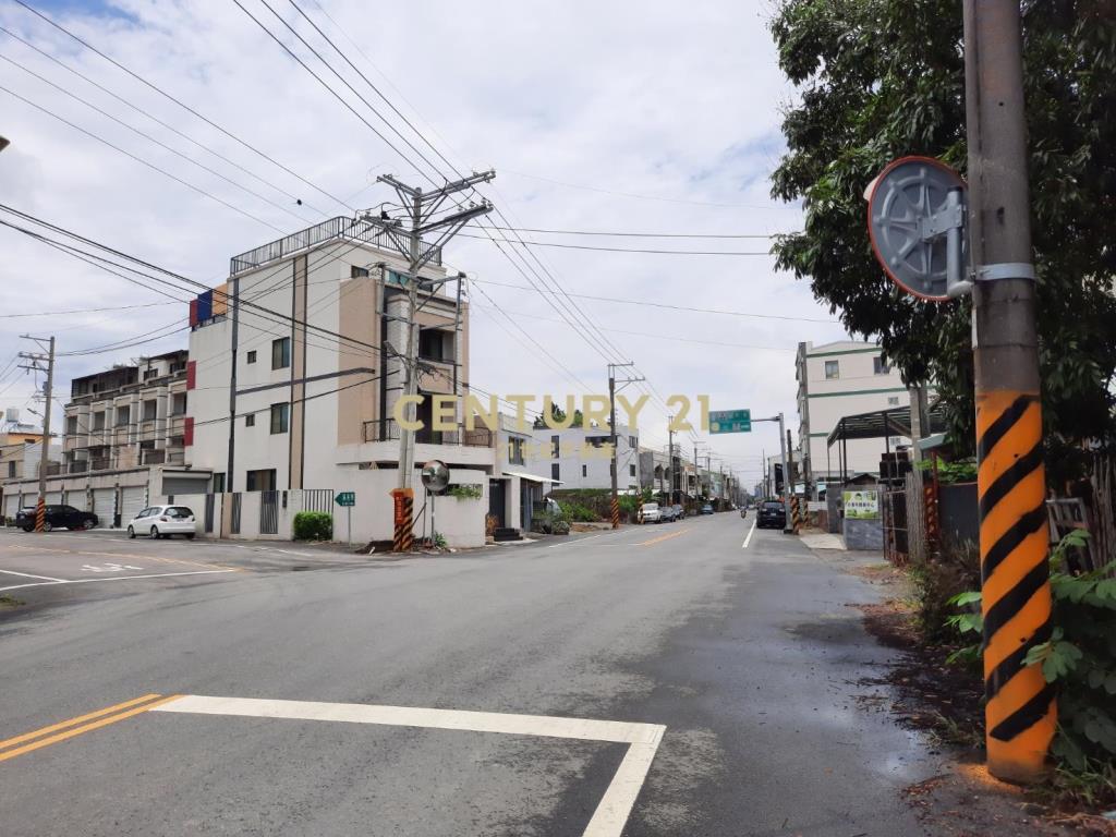 善化鄉村雙臨路大面寬150米農地