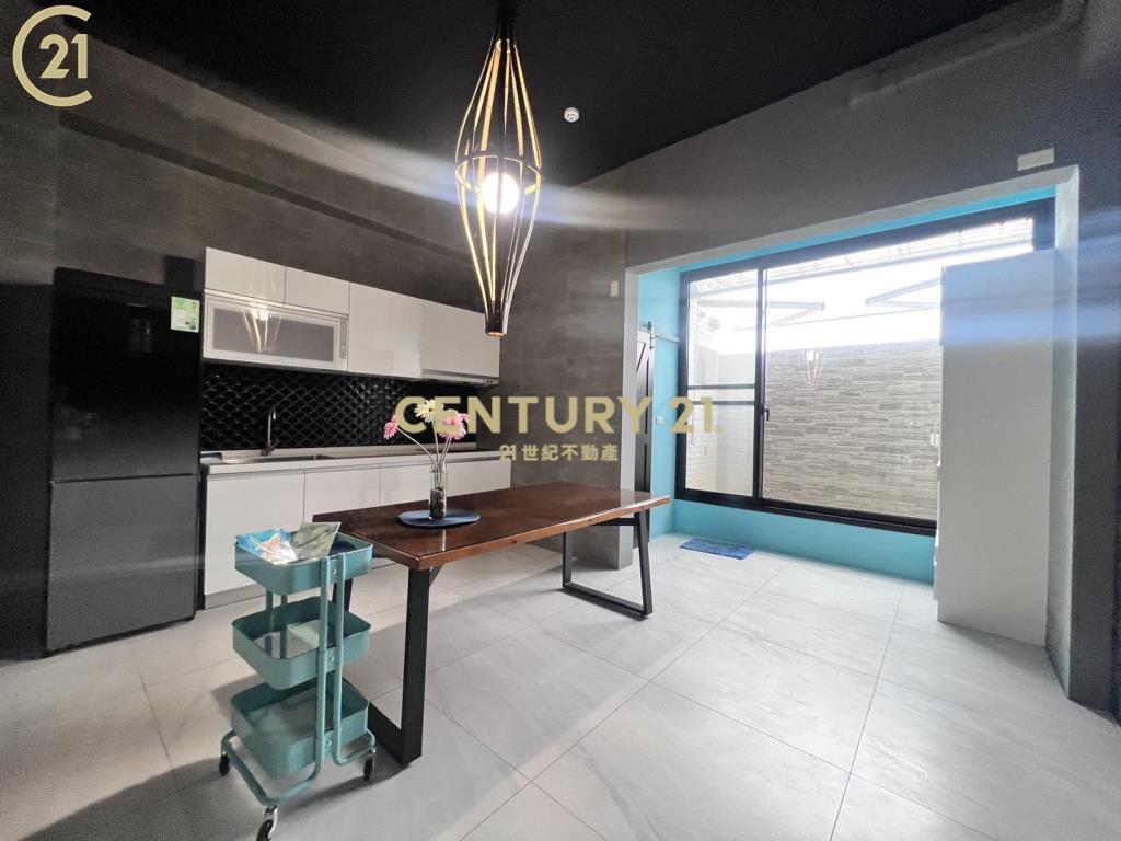 安平港美式民宿風電梯別墅