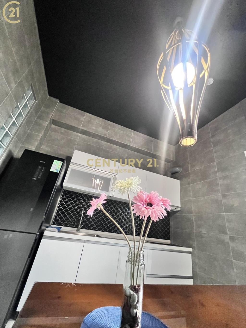 安平港美式民宿風電梯別墅