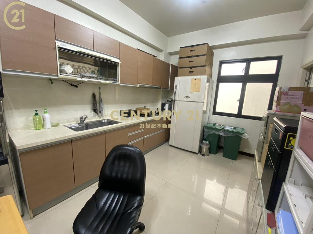 善化火車站旁黃金透天