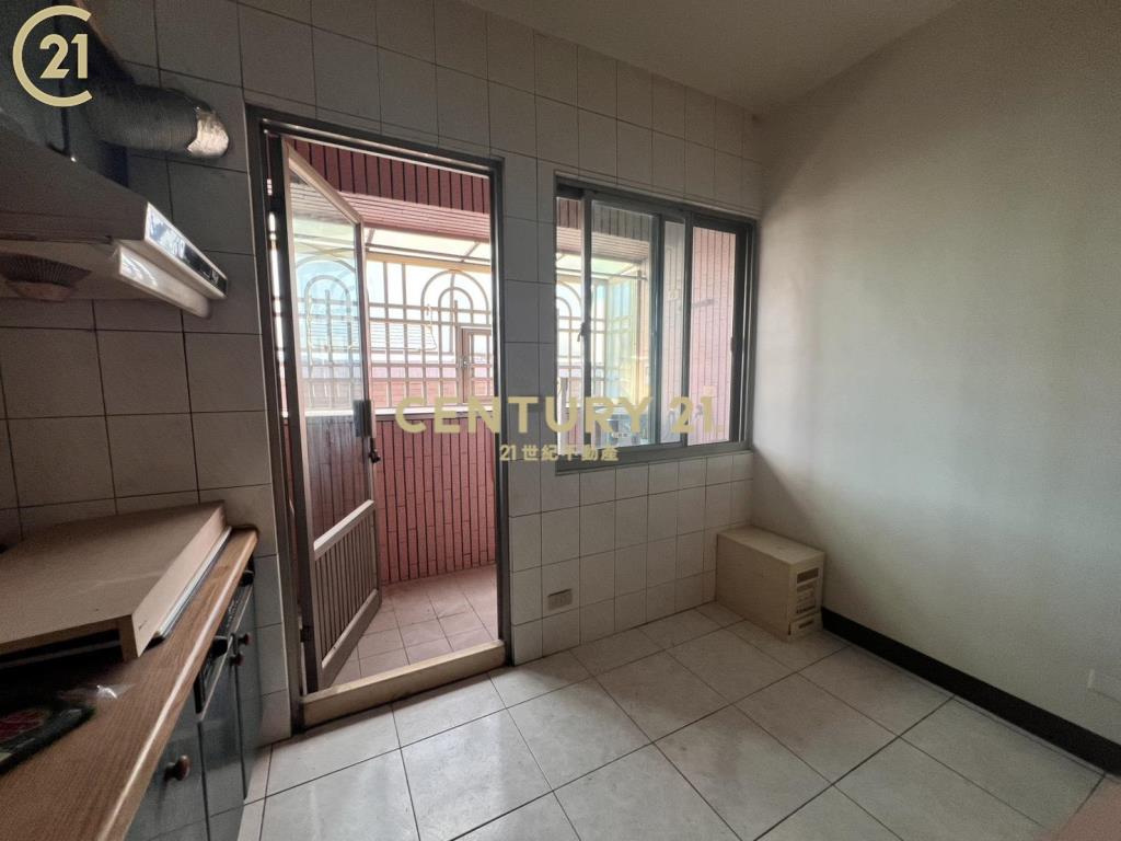 永康龍埔街美公寓3房含車位出租