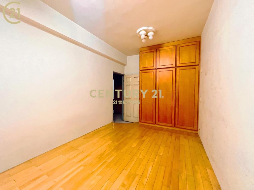 麻豆美的世界挑高車墅