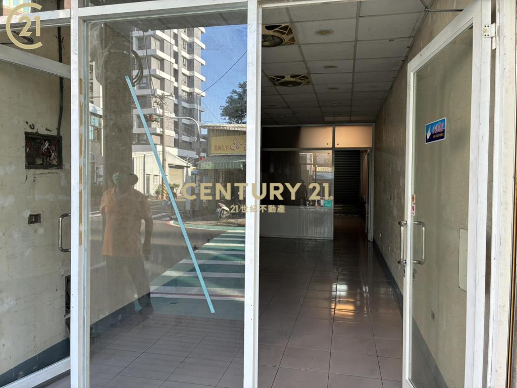 善化中山路三角窗黃金店面 