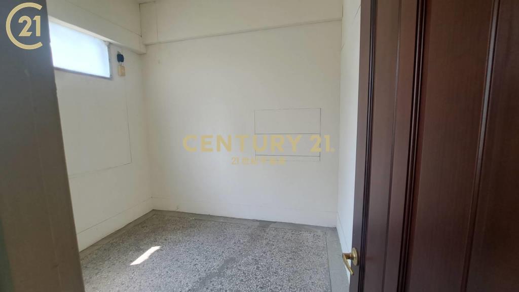 善化中正路40坪店住