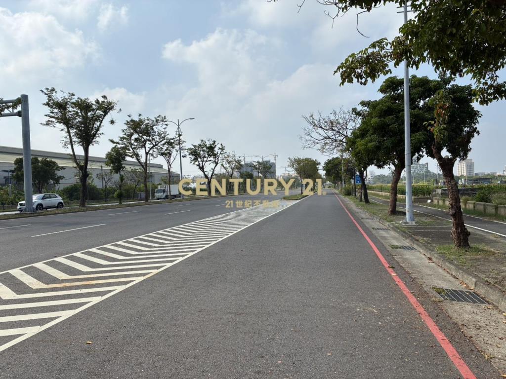 西拉雅大道旁都內農地