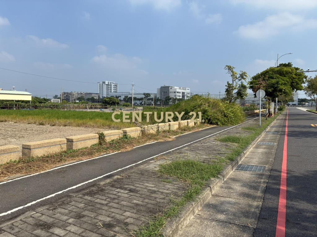 西拉雅大道旁都內農地