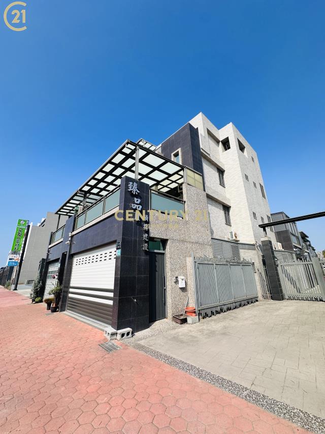 麻豆新生南路臻品２車墅