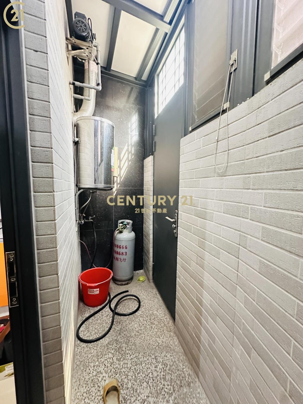 麻豆新生南路臻品２車墅