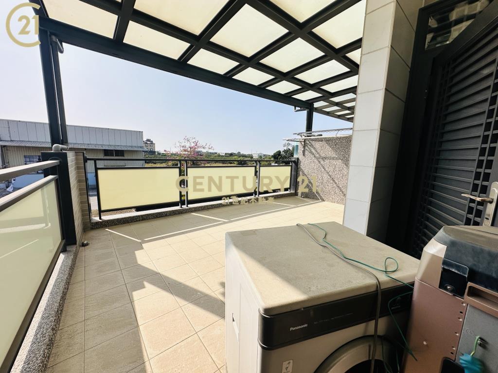 麻豆新生南路臻品２車墅