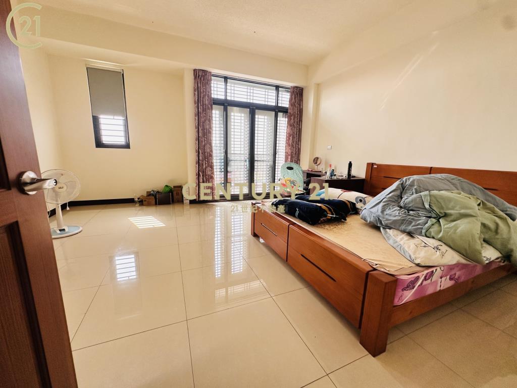 麻豆新生南路臻品２車墅