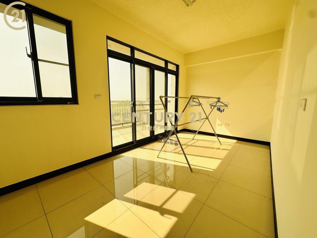 麻豆新生南路臻品２車墅