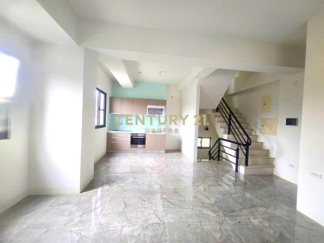 新營近交流道五福全新雙車美墅B1