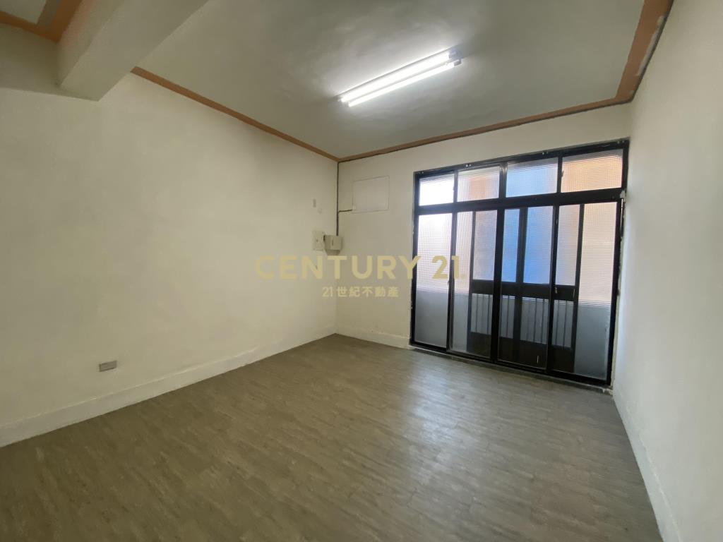 善化全聯旁5房店住