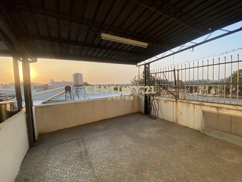 善化全聯旁5房店住