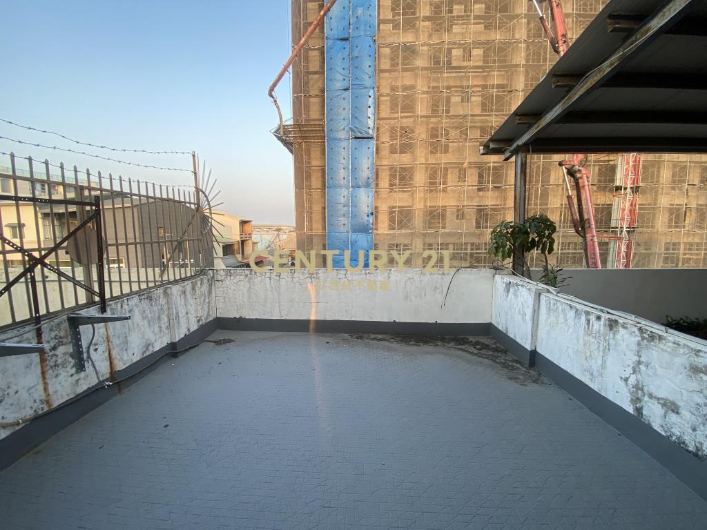 善化全聯旁5房店住