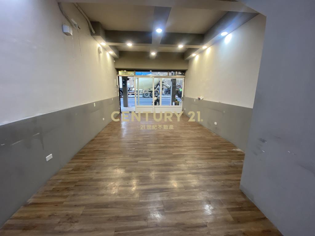 善化全聯旁5房店住