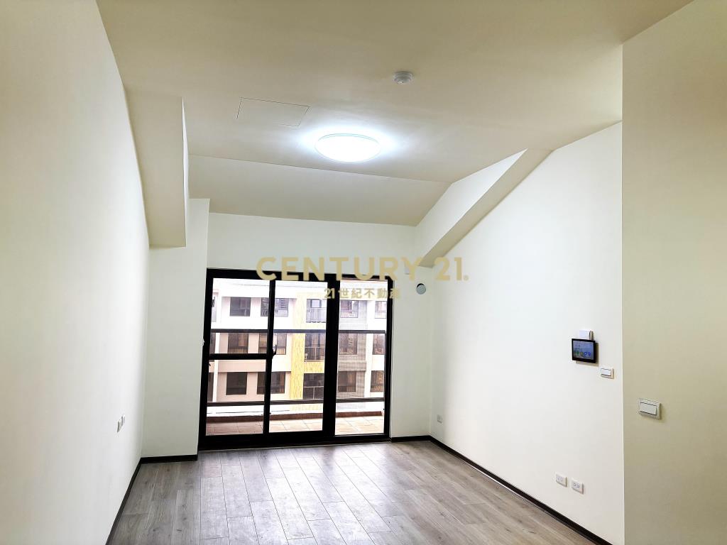 善化LM陽光四季全新挑高３房雙平車