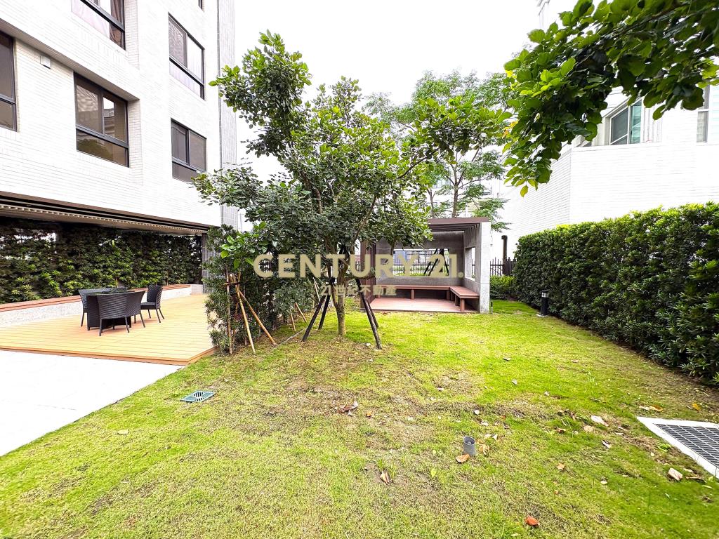 善化LM陽光四季全新挑高３房雙平車