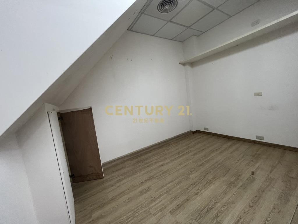 新市南科超級2樓大店面