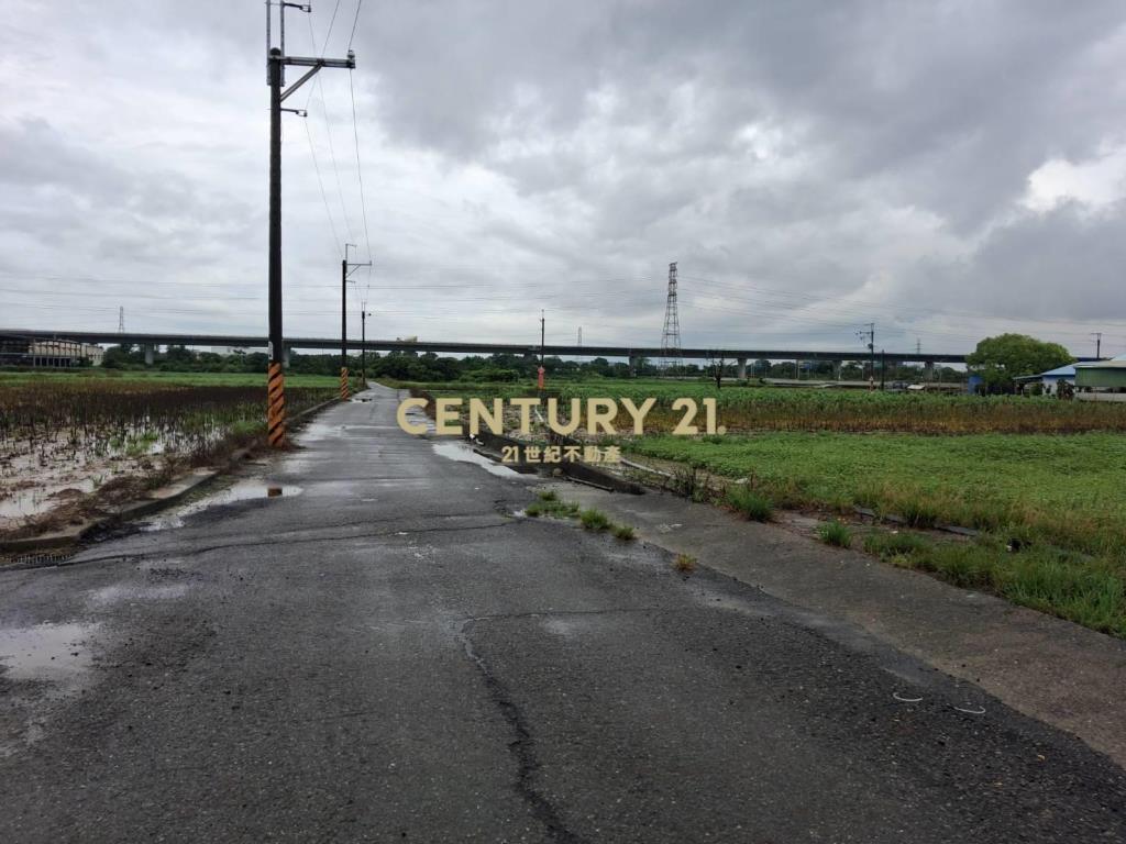 南科三期附近新市大洲農地