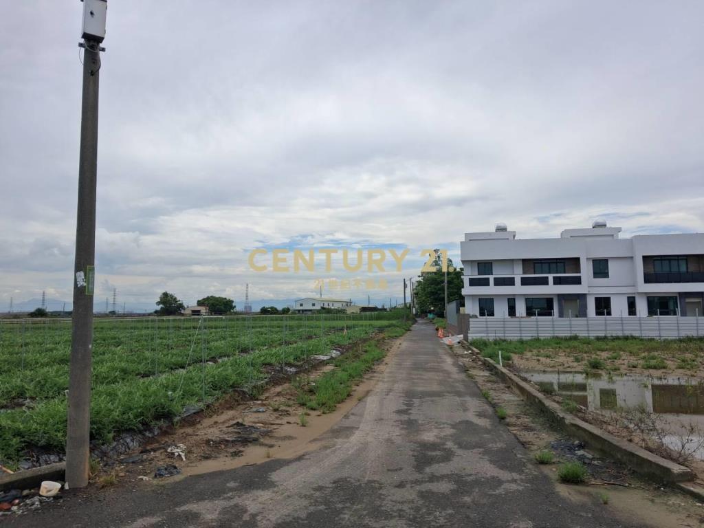 南科三期附近新市大洲農地