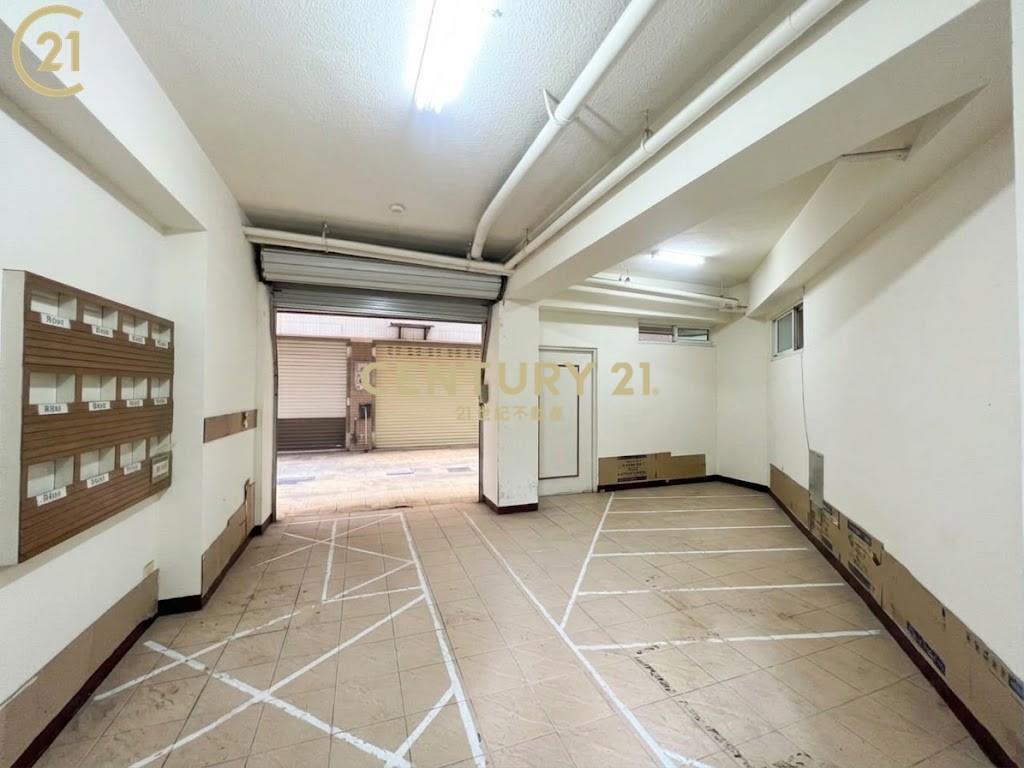 善化學區獨棟１４間套房車墅