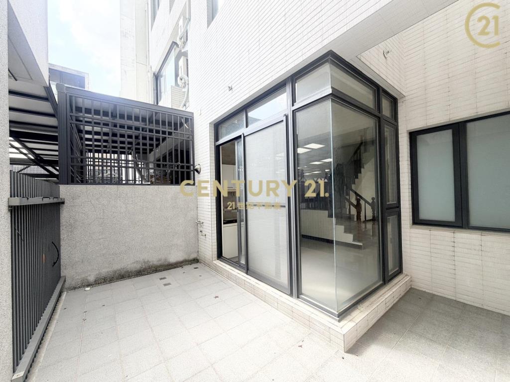 高鐵站前臨路店住
