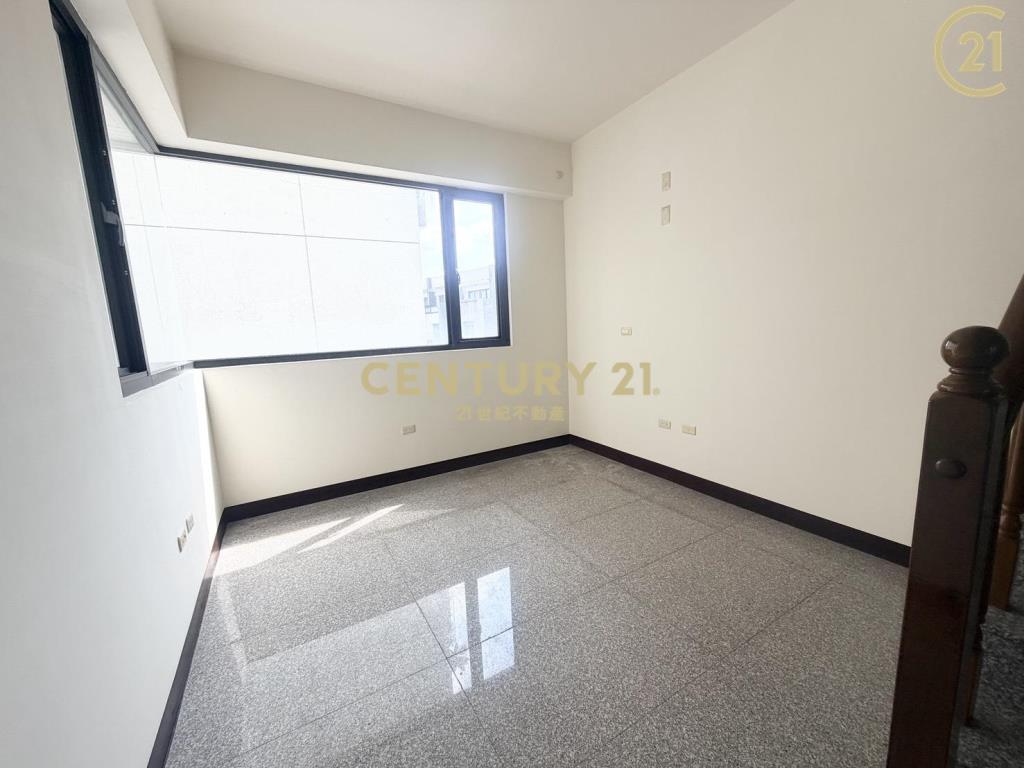 高鐵站前臨路店住