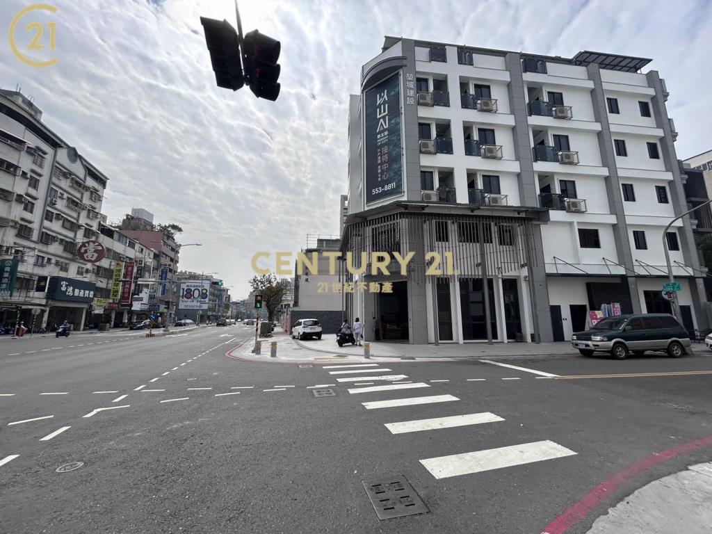 高雄華夏路✿賺錢金店面出租