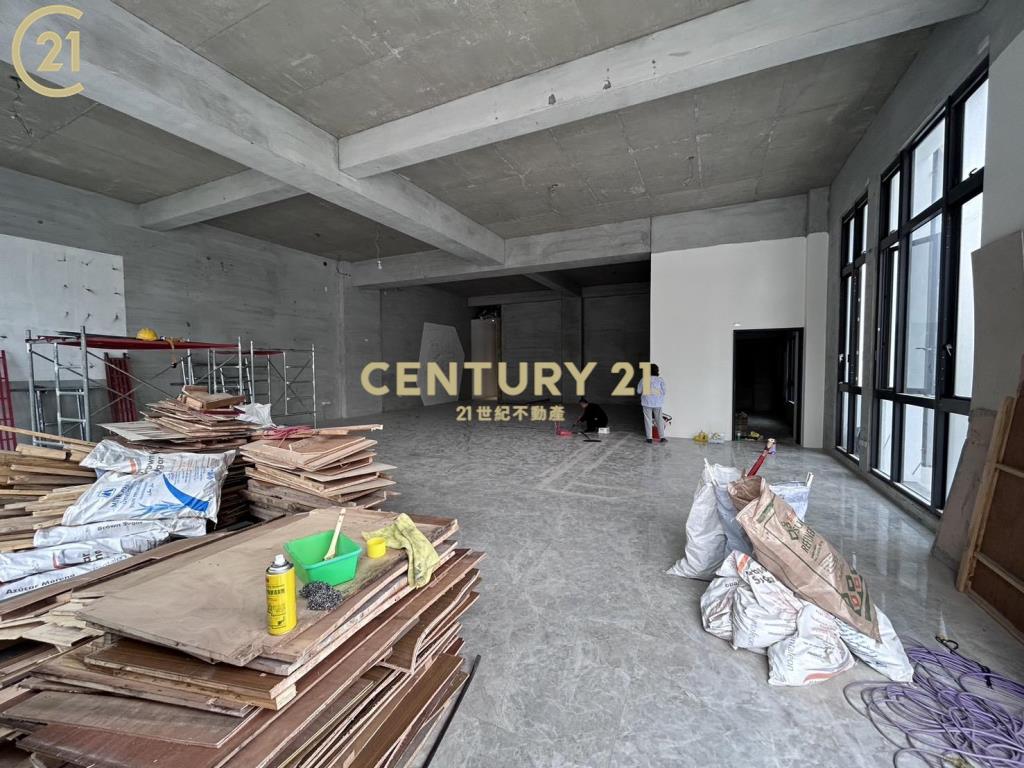 高雄華夏路✿賺錢金店面出租