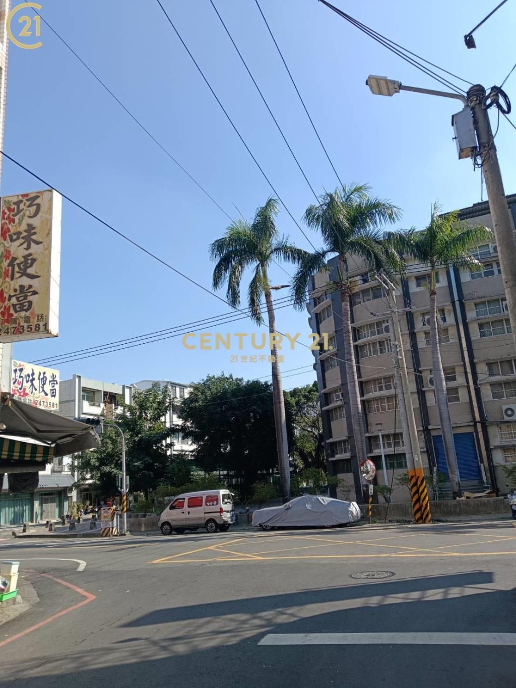 双車庫店住合一美透天