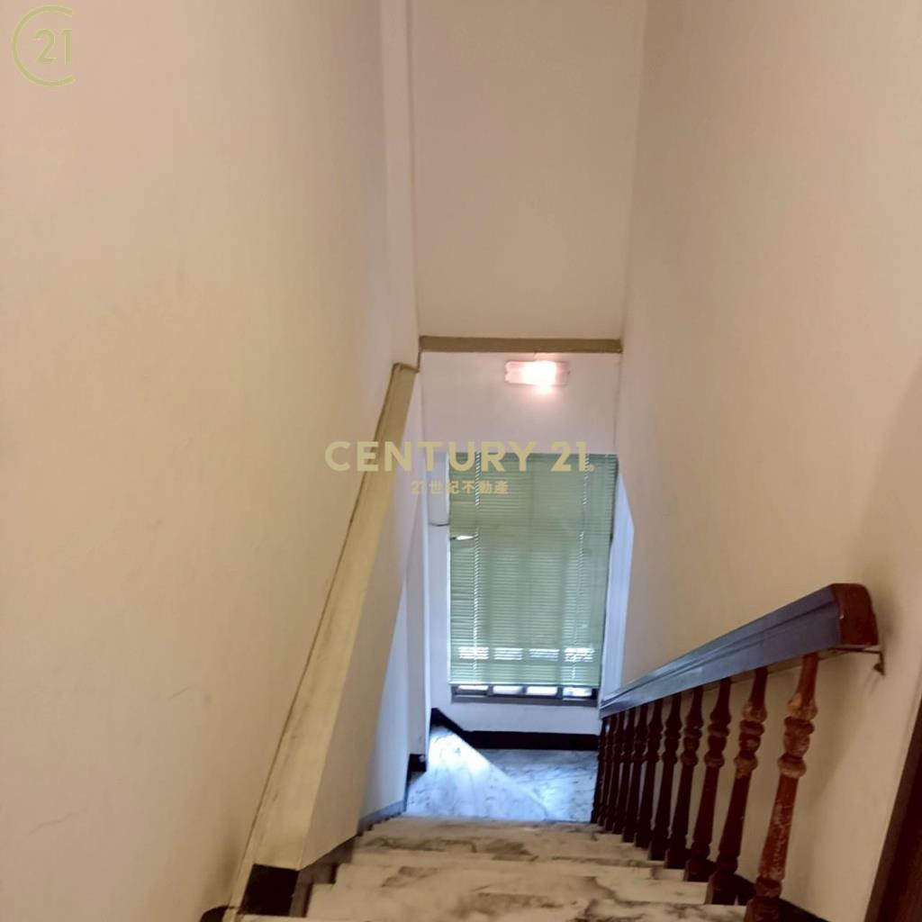 双車庫店住合一美透天