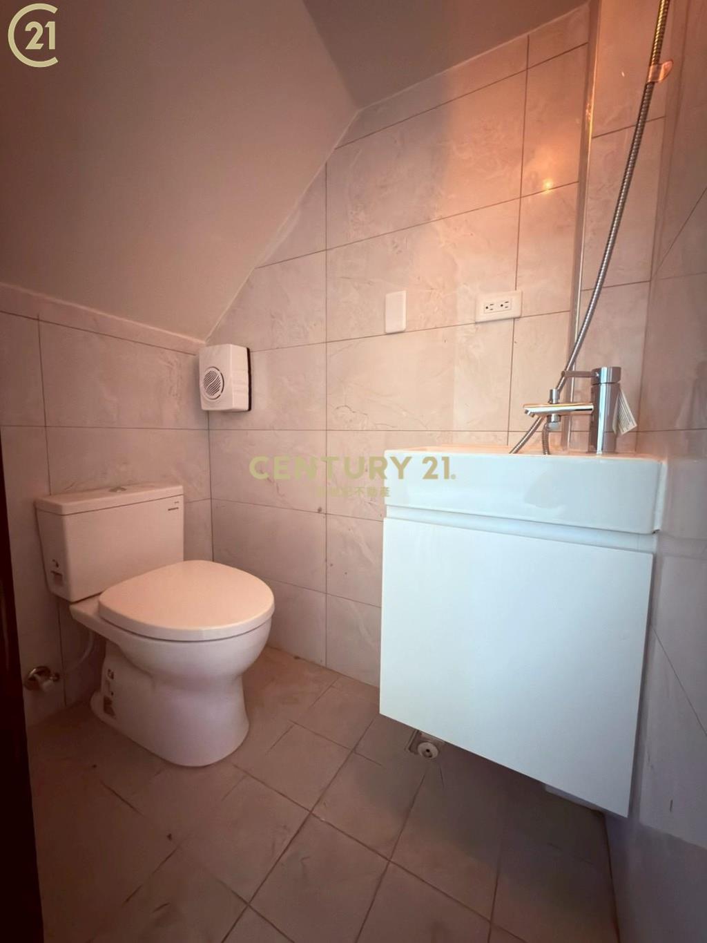 [南行到]全新完工大面寬車墅A2