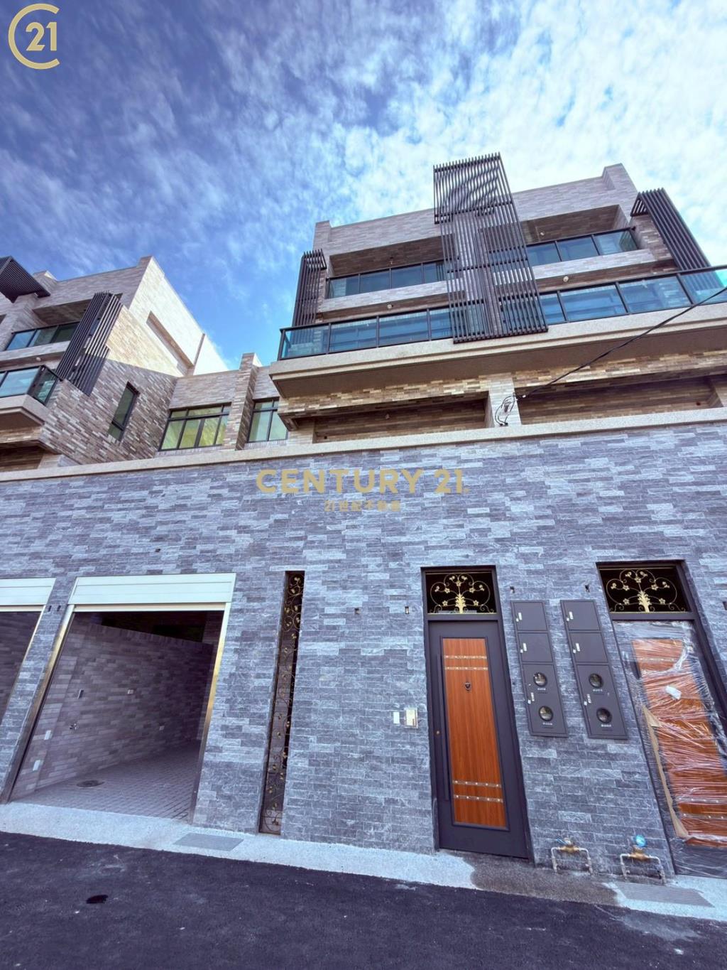 [南行到]全新完工大面寬車墅A3