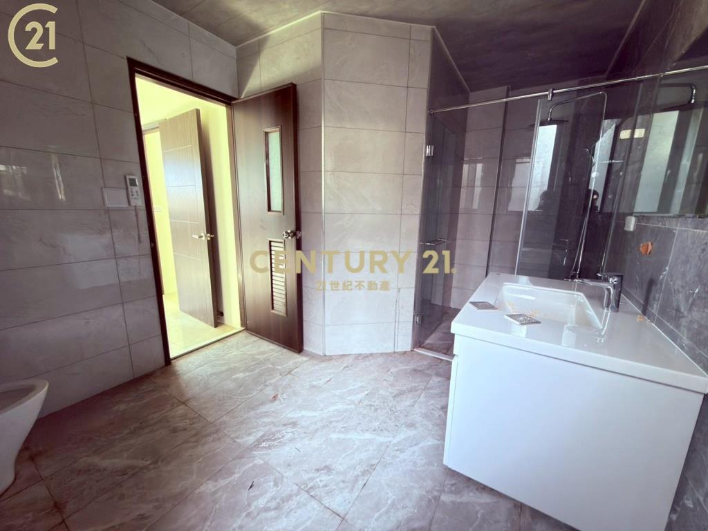 [南行到]全新完工大面寬車墅A3