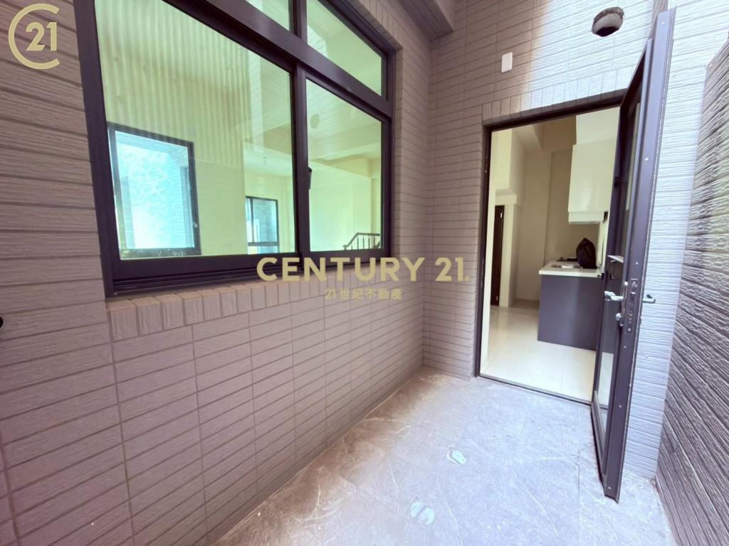 [南行到]全新完工大面寬車墅A5