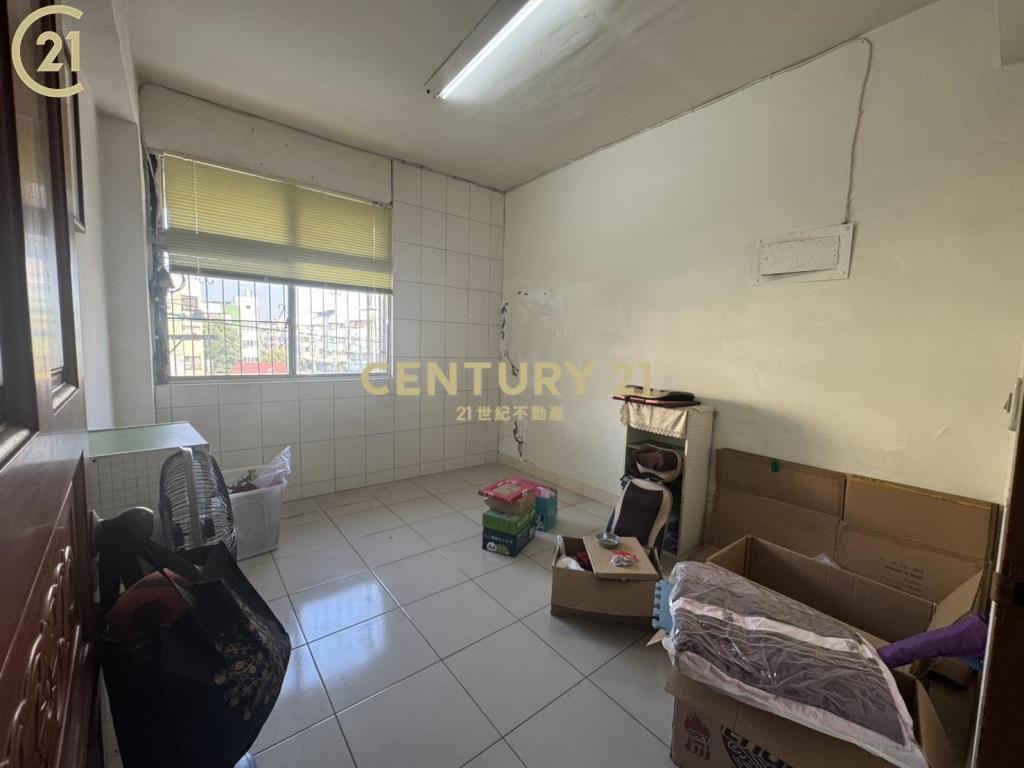 屋主惜售國宅三樓健身寓