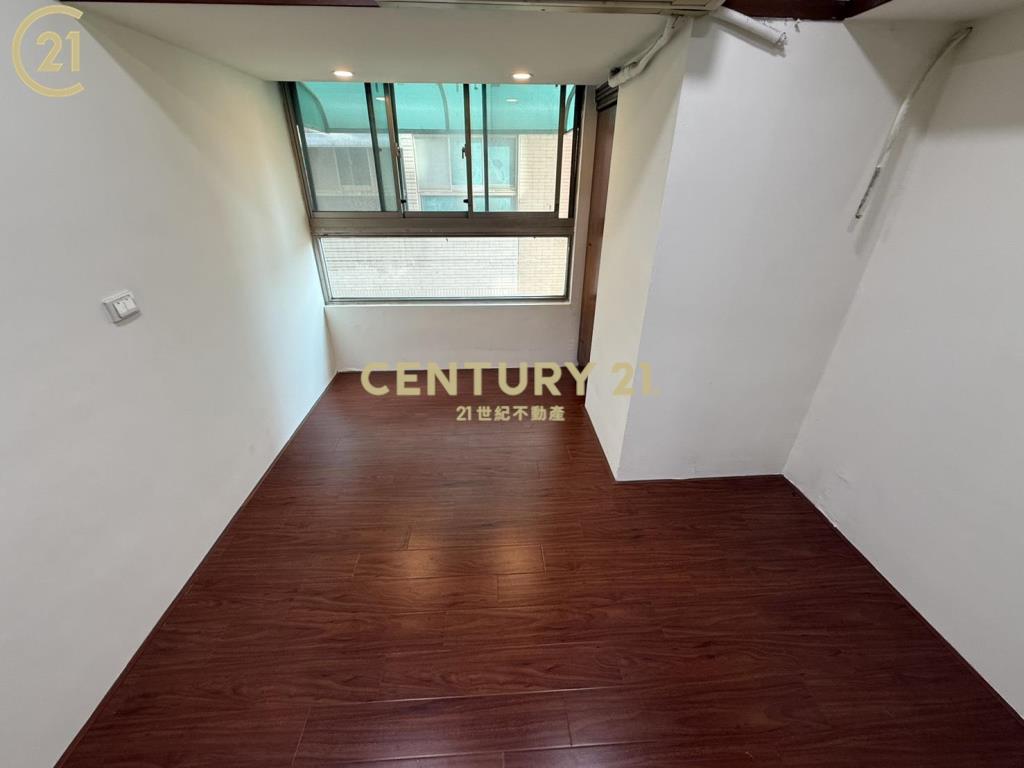 鄉城大鎮3+1房含車位出租