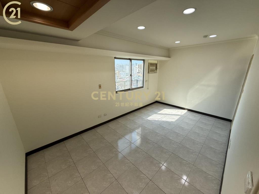 鄉城大鎮3+1房含車位出租