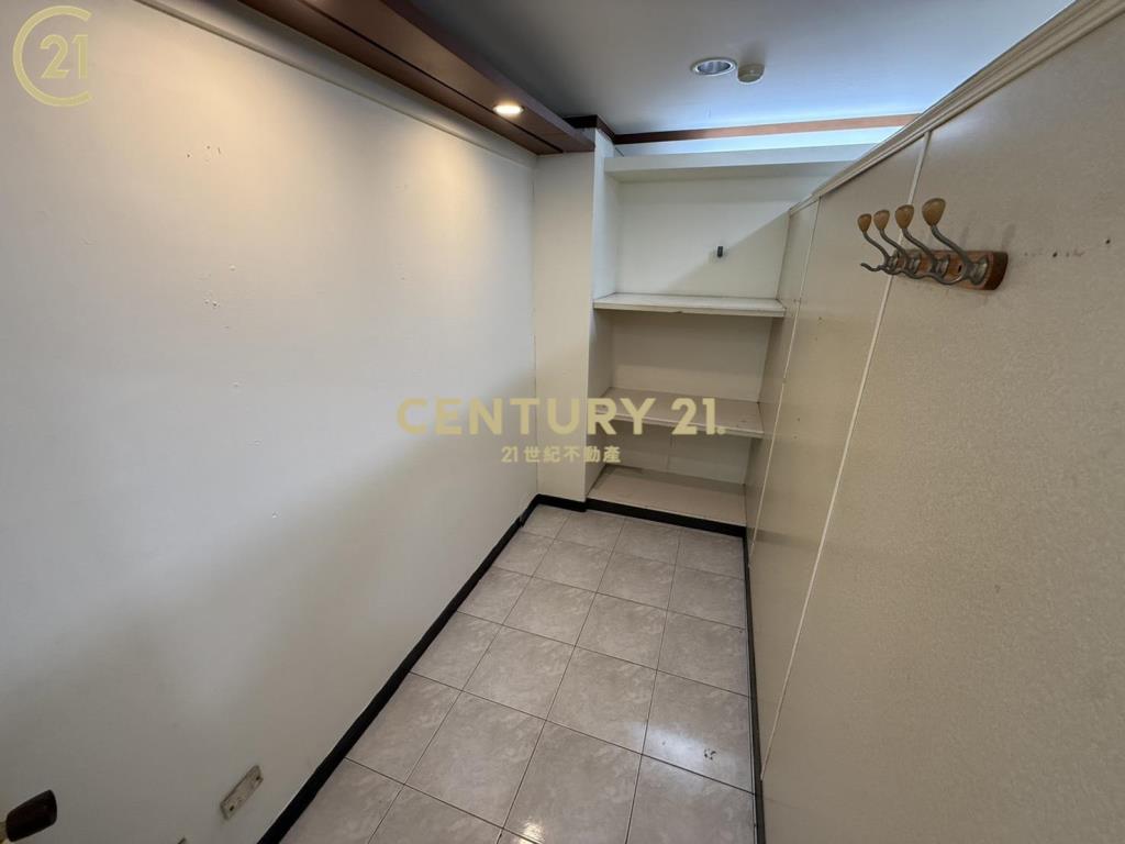 鄉城大鎮3+1房含車位出租