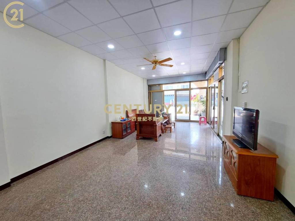 公學路七段三角窗店面一樓出租